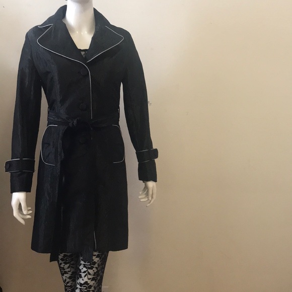 10% off Spring black coat - Picture 2 of 5